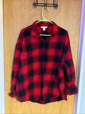 Old Navy Red and Black Plaid Button-Down Shirt